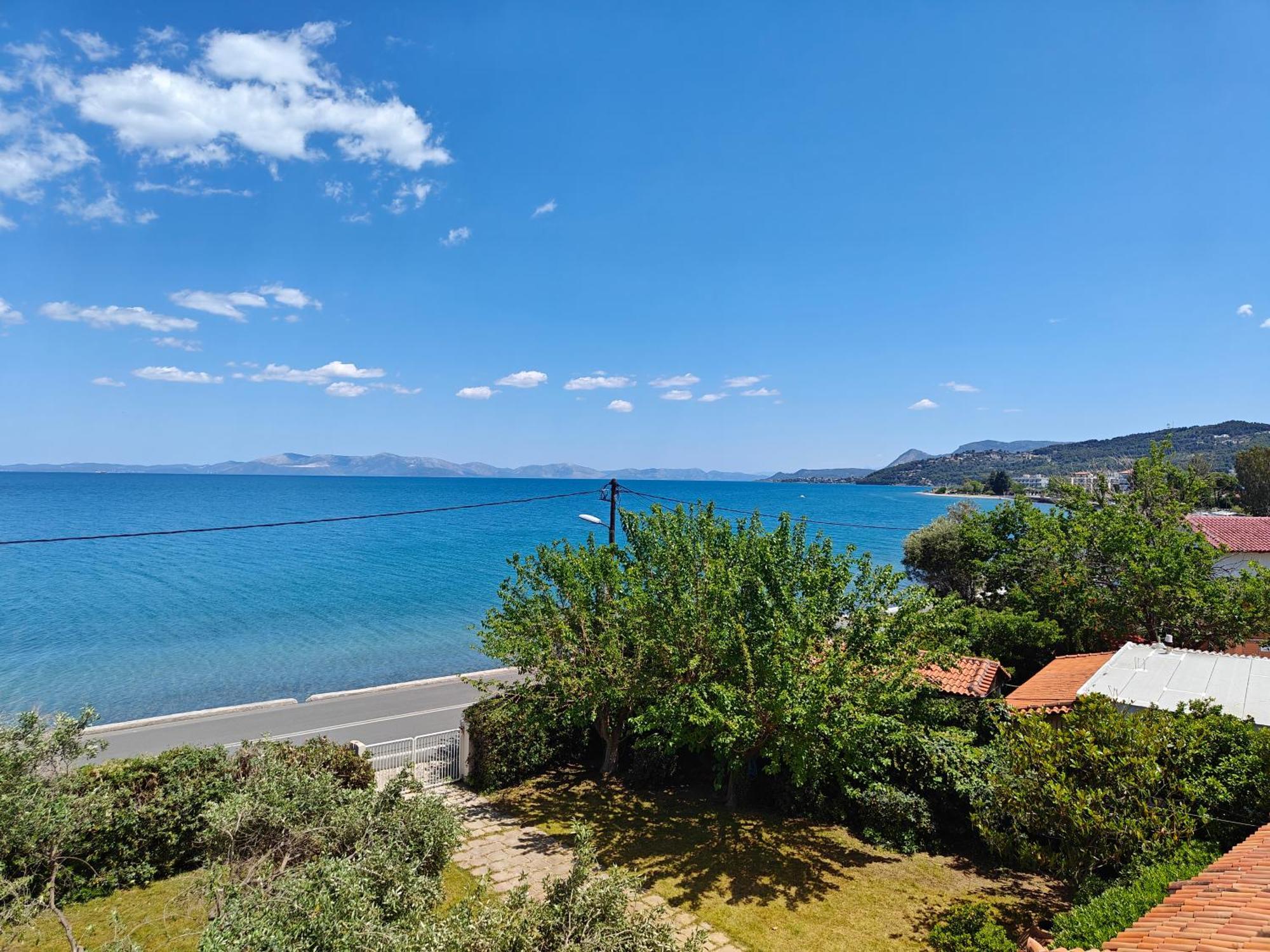 Thanos' Seaside Apartment Oropo Exterior foto